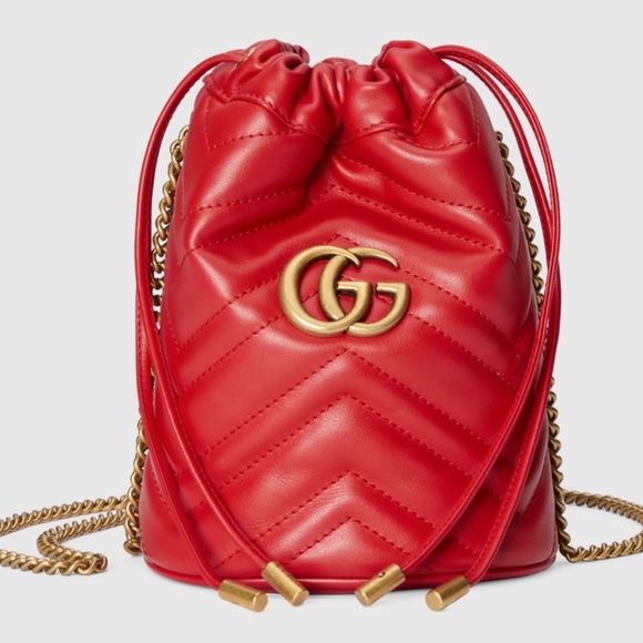 Gucci Handbags - Gucci GG Marmont Matelasse Bucket Bag Crossbody